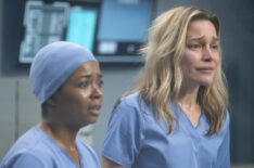 Alexis Floyd and Piper Perabo in Grey's Anatomy - 'How Do I Live'