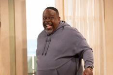 Cedric The Entertainer as Calvin in The Neighborhood - 'Welcome to Venice'