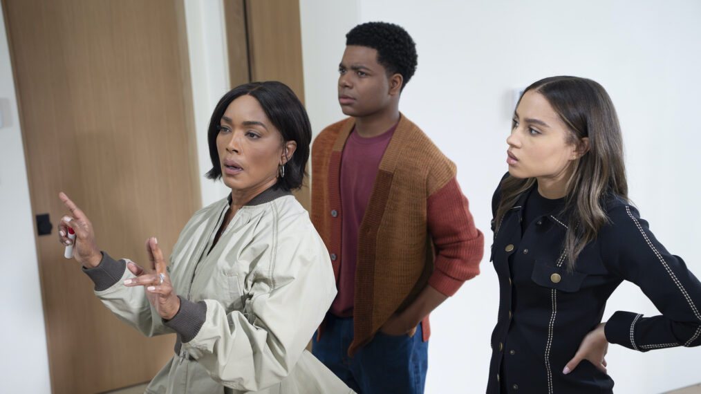 Angela Bassett as Athena, Elijah M. Cooper as Harry, and Corinne Massiah as May — '9-1-1' Season 8 Episode 17 