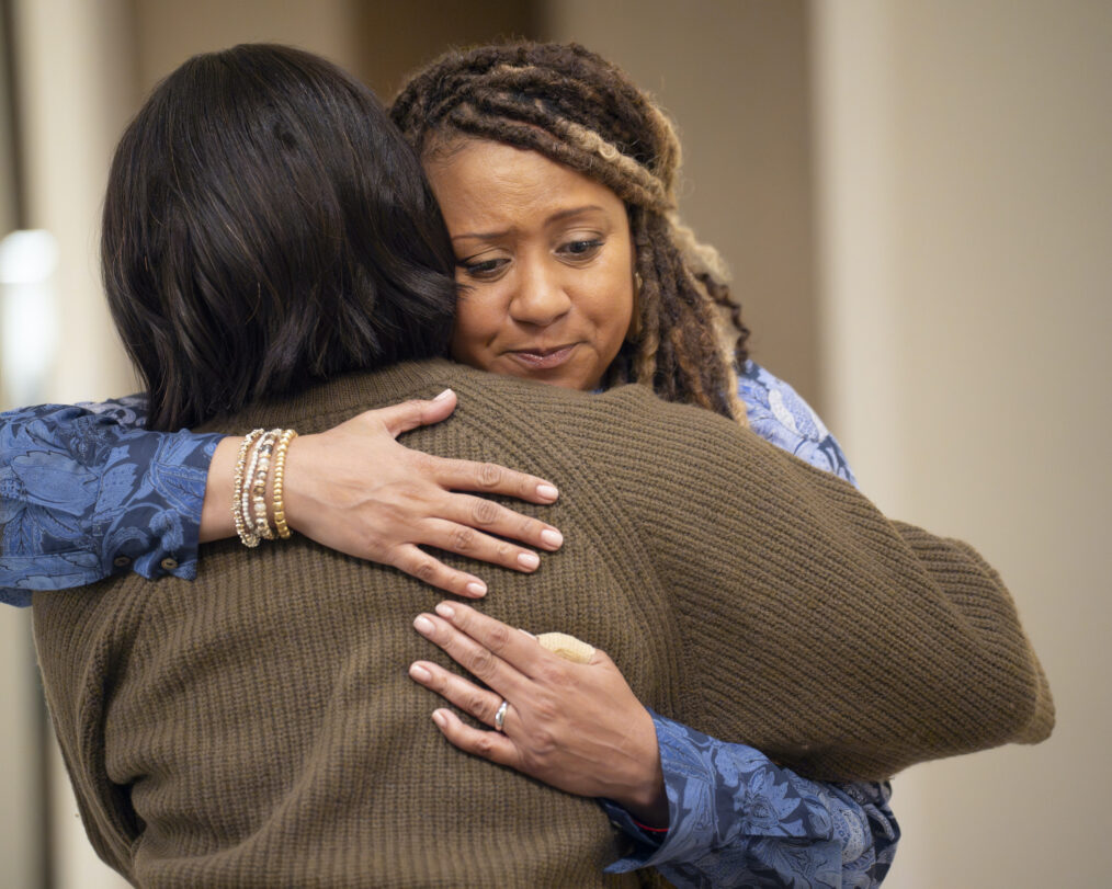 Tracie Thoms as Karen — '9-1-1' Season 8 Episode 17 