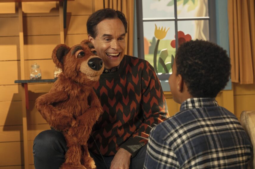 NINE PERFECT STRANGERS - “Jessie” - After a rocky first night, the guests go on a foraging mission around the retreat, but one member of the Zauberwald team has concerns about Masha’s specially invited latecomer. (Disney/Reiner Bajo)MURRAY BARTLETT