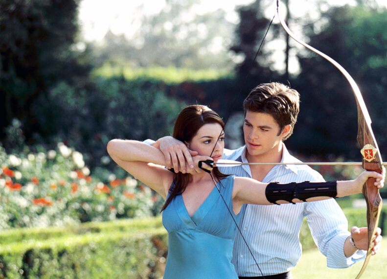 Anne Hathaway and Chris Pine in The Princess Diaries 2: Royal Engagement