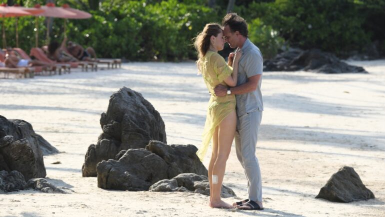 Aimee Lou Wood and Walton Goggins on White lotus