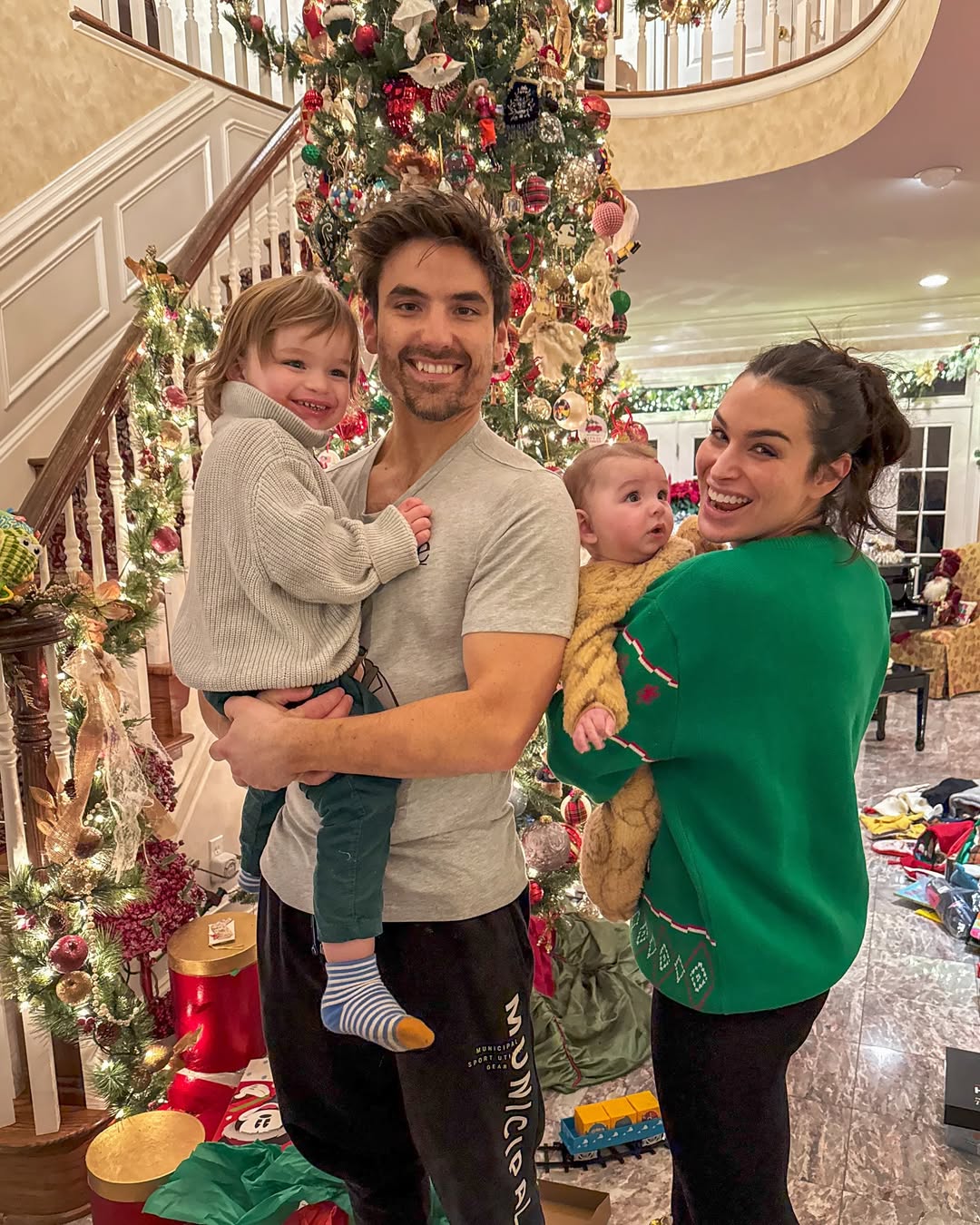 Ashley Iaconetti, Jared Haibon, and their two kids