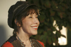 Lily Tomlin as Roberta Simonds on 'Desperate Housewives'