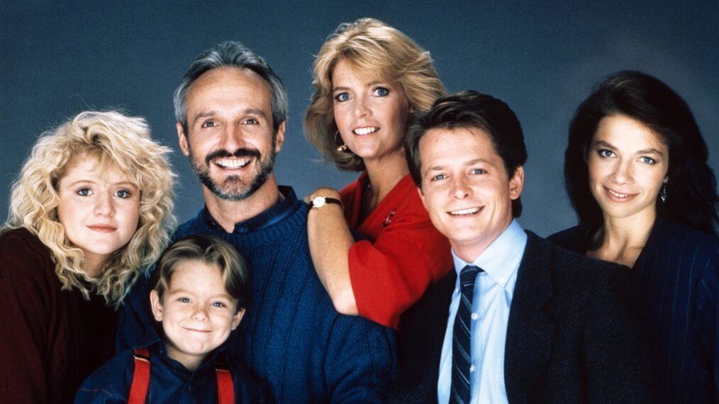 Tina Yothers, Brian Bonsall, Michael Gross, Meredith Baxter, Michael J. Fox, Justine Bateman in Family Ties