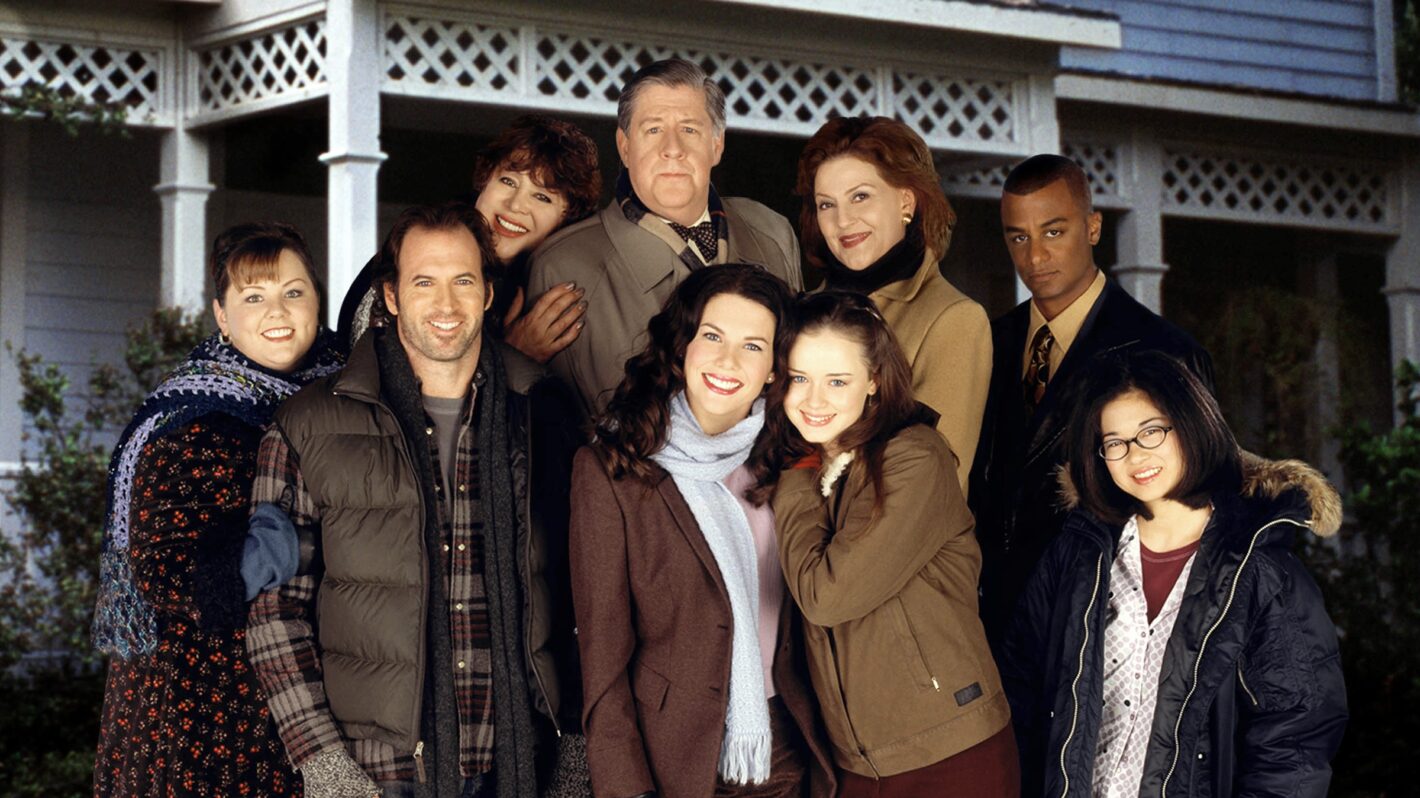 Melissa McCarthy, Scott Patterson, Lauren Graham, Alexis Bledel, Keiko Agena, Yanic Truesdale, Kelly Bishop, Edward Herrmann, and Liz Torres in Gilmore Girls - Season 1