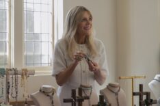 Kaitlin Olson as DJ in 'Hacks' Season 4