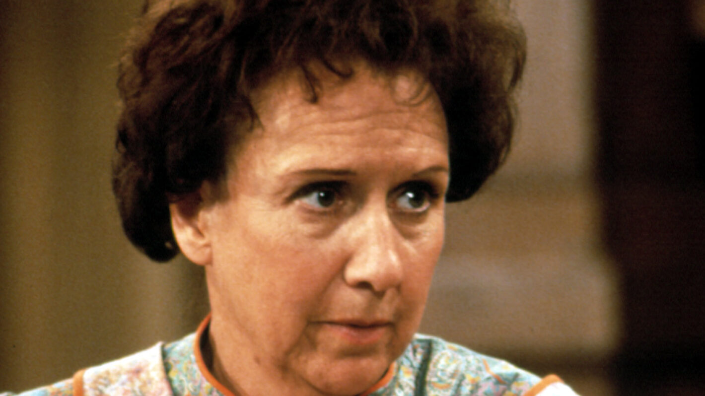 Jean Stapleton with apron in All in the Family