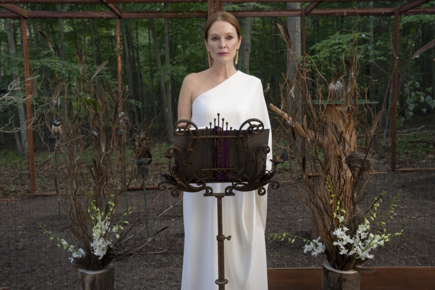 Julianne Moore in Sirens