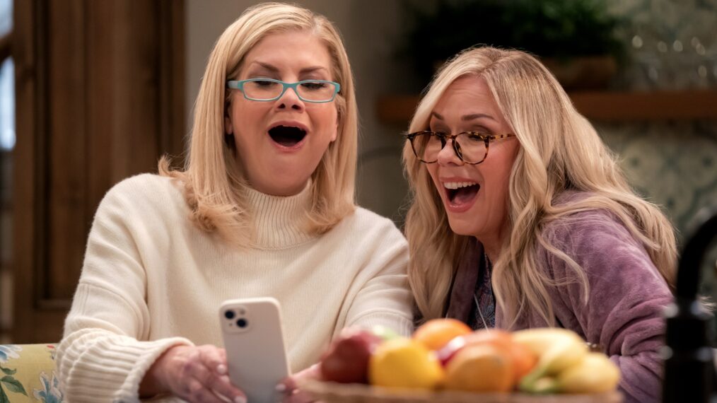 Kristen Johnston and Leanne Morgan in 'Leanne'