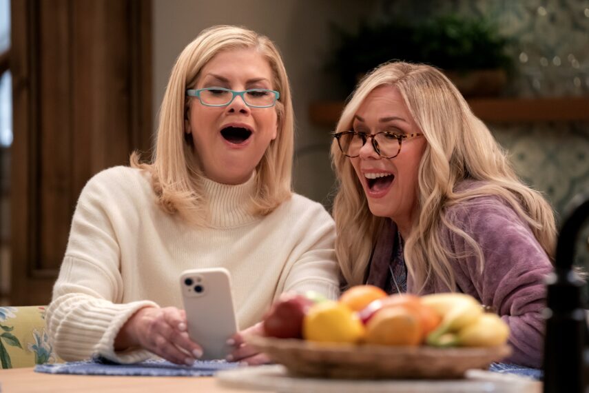 Kristen Johnston and Leanne Morgan in 'Leanne'
