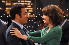 Kal Penn and Cobie Smulders in How I Met Your Mother - 'Tick Tick Tick...