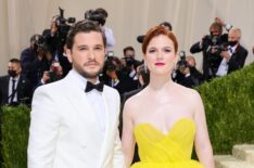 Kit Harington and Rose Leslie attend The 2021 Met Gala Celebrating In America: A Lexicon Of Fashion at Metropolitan Museum of Art on September 13, 2021 in New York City.