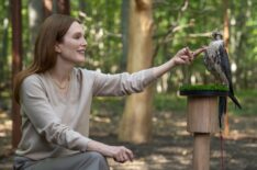Julianne Moore with hawk in episode 104 of Sirens