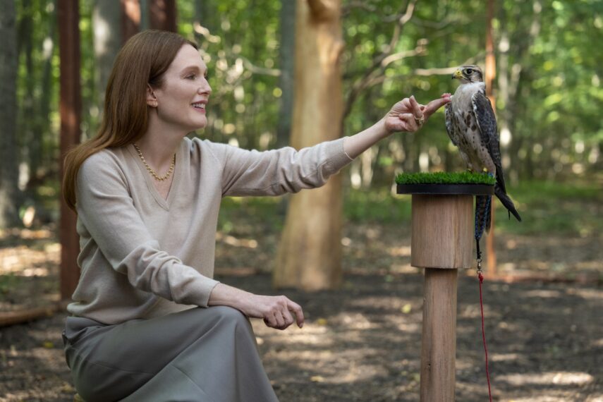 Sirens. Julianne Moore in episode 104 of Sirens