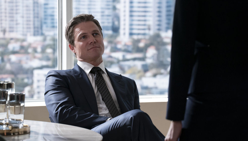 Stephen Amell on Suits LA