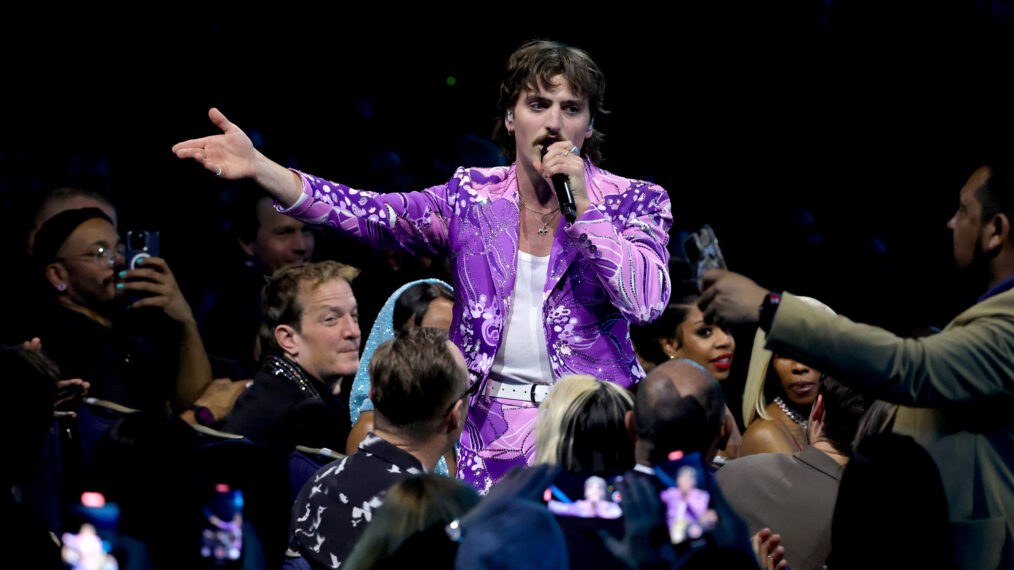 Benson Boone performs onstage during the 2025 American Music Awards