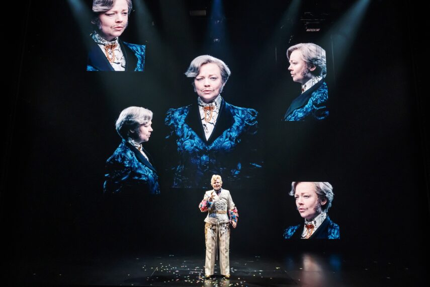 9761 - Sarah Snook in The Picture of Dorian Gray, adapted and directed by Kip Williams © Marc Brenner