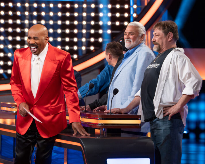 CELEBRITY FAMILY FEUD -