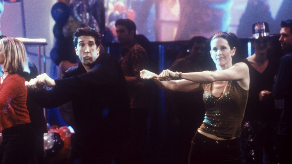 David Schwimmer and Courteney Cox Arquette in Friends - 'The One With The Routine aka The One With The Rockin' New Year' - Season 6