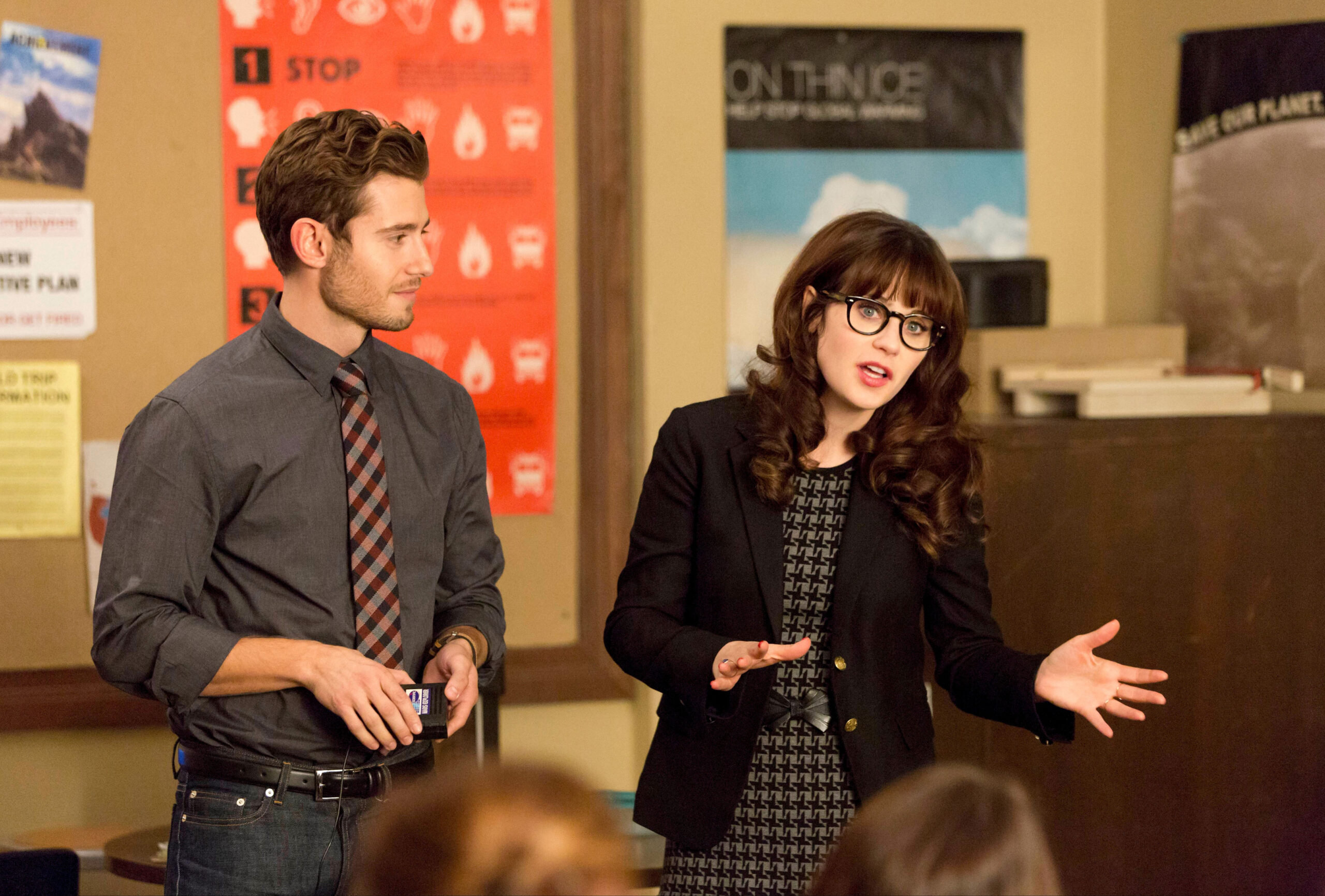 Julian Morris and Zooey Deschanel as Ryan and Jess in New Girl