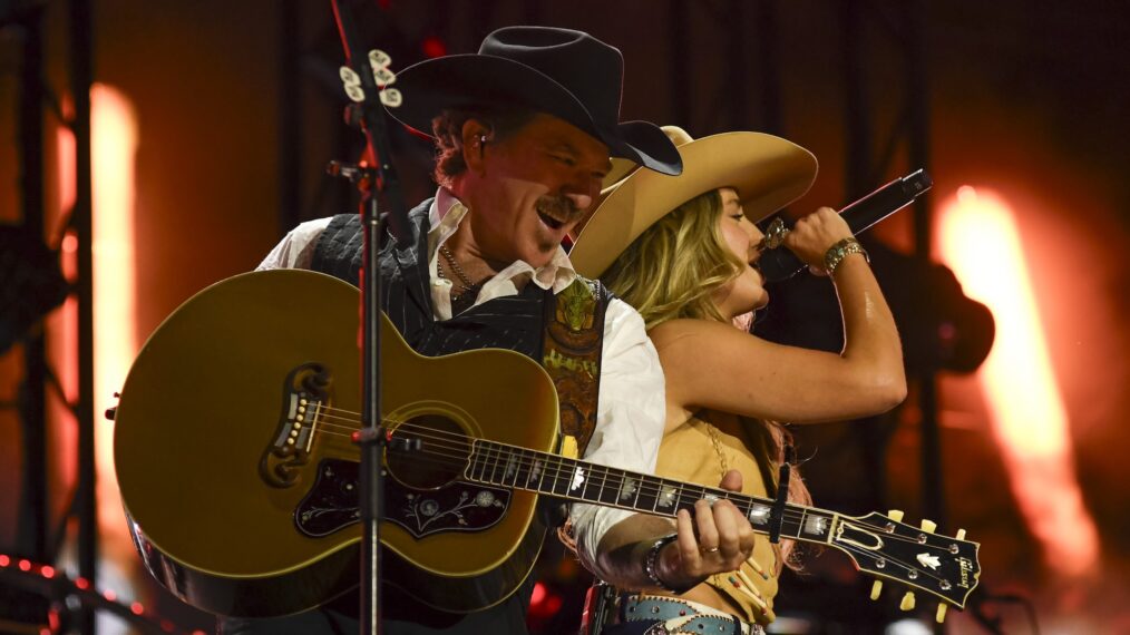 Brooks and Dunn and Lainey Wilson perform at 'CMA Fest' 2025.