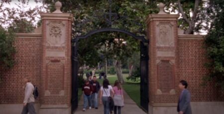 Lauren Graham and Alexis Bledel at the gates of Harvard