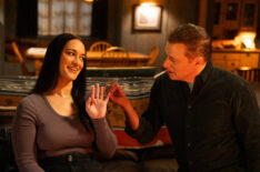 Sara Tomko as Asta Twelvetrees, Alan Tudyk as Harry Vanderspeigle in Resident Alien - Season 4 - 'Prisoners'