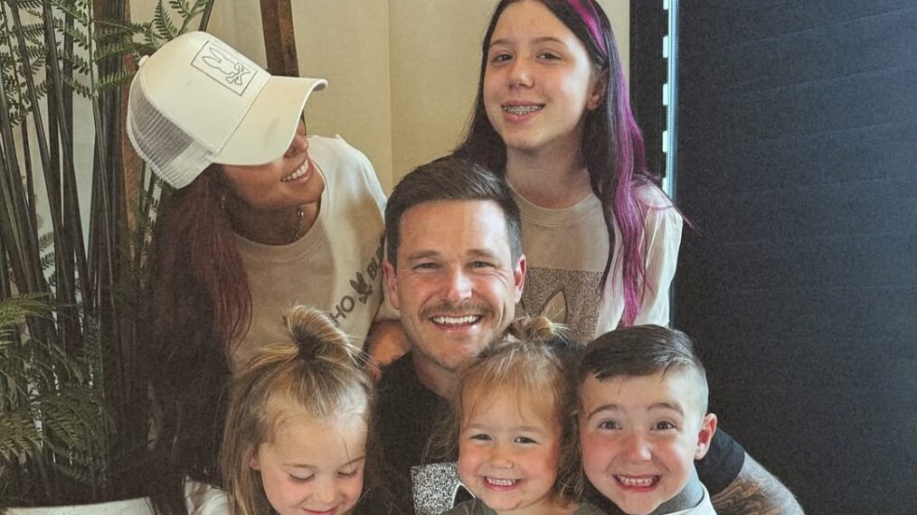 Cole and Chelsea DeBoer with their kids