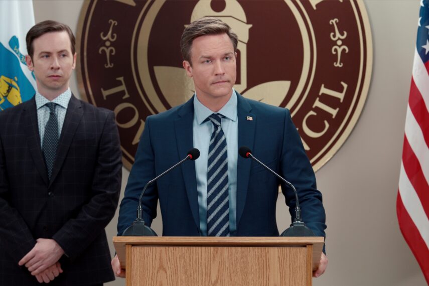 Dan Beirne as Nick, Scott Porter as Paul in 'Ginny & Georgia' Season 3