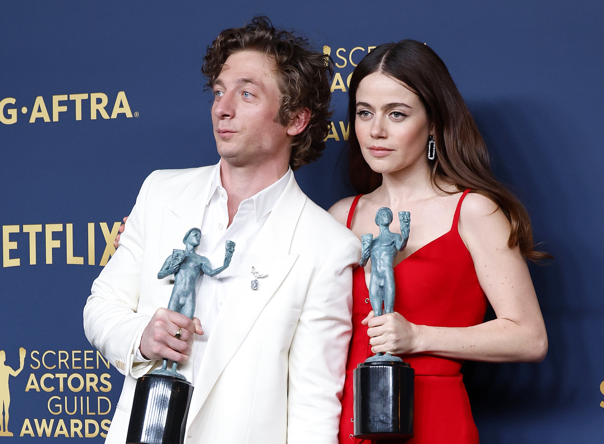 Jeremy Allen White and Molly Gordon at the 30th Annual Screen Actors Guild Awards - Press Room