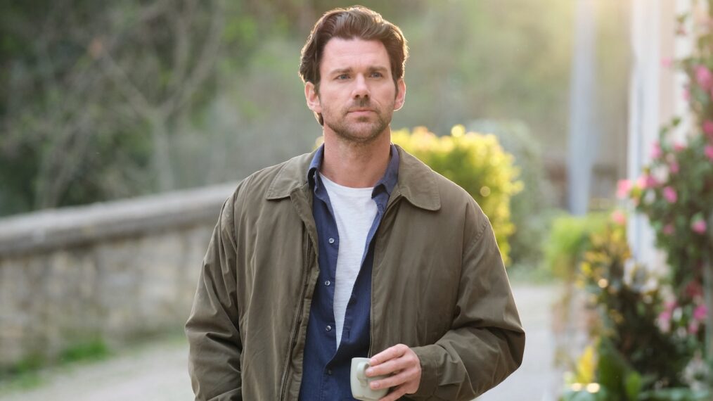 Kevin McGarry as Leo in 'Villa Amore'