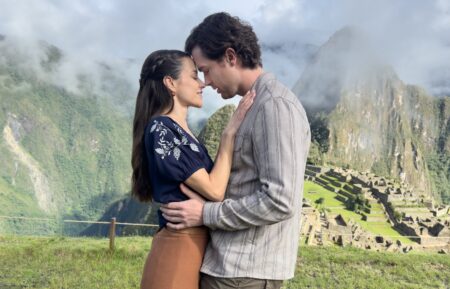 Rhiannon Fish and Alec Santos in 'A Machu Picchu Proposal'