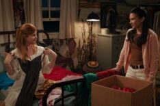 Sarah Rafferty as Katherine, Nikki Rodriguez as Jackie in My Life with the Walter Boys