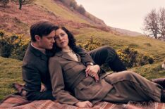 Jeremy Irvine and Hermione Corfield in 'Outlander: Blood of my Blood' Season 1