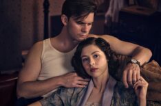 Jeremy Irvine and Hermione Corfield in 'Outlander: Blood of my Blood' Season 1