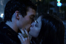 Ian Harding and Lucy Hale as Ezra and Aria in 'Pretty Little Liars' Season 2 Episode 17