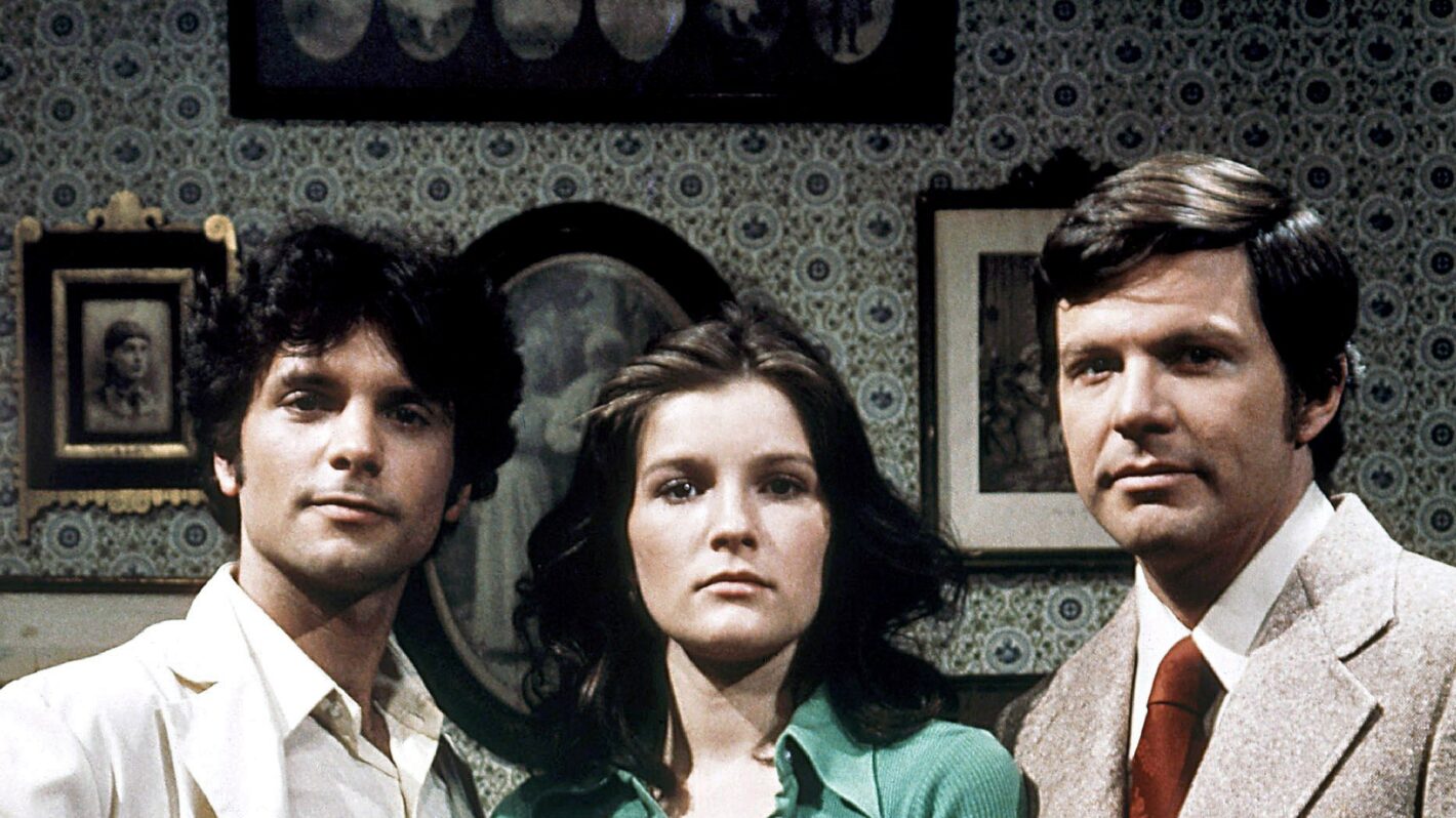 RYAN'S HOPE, standing from left: Malcolm Groome, Kate Mulgrew, Michael Hawkins, seated from left: Helen Gallagher, Bernard Barrow, 1975-89.