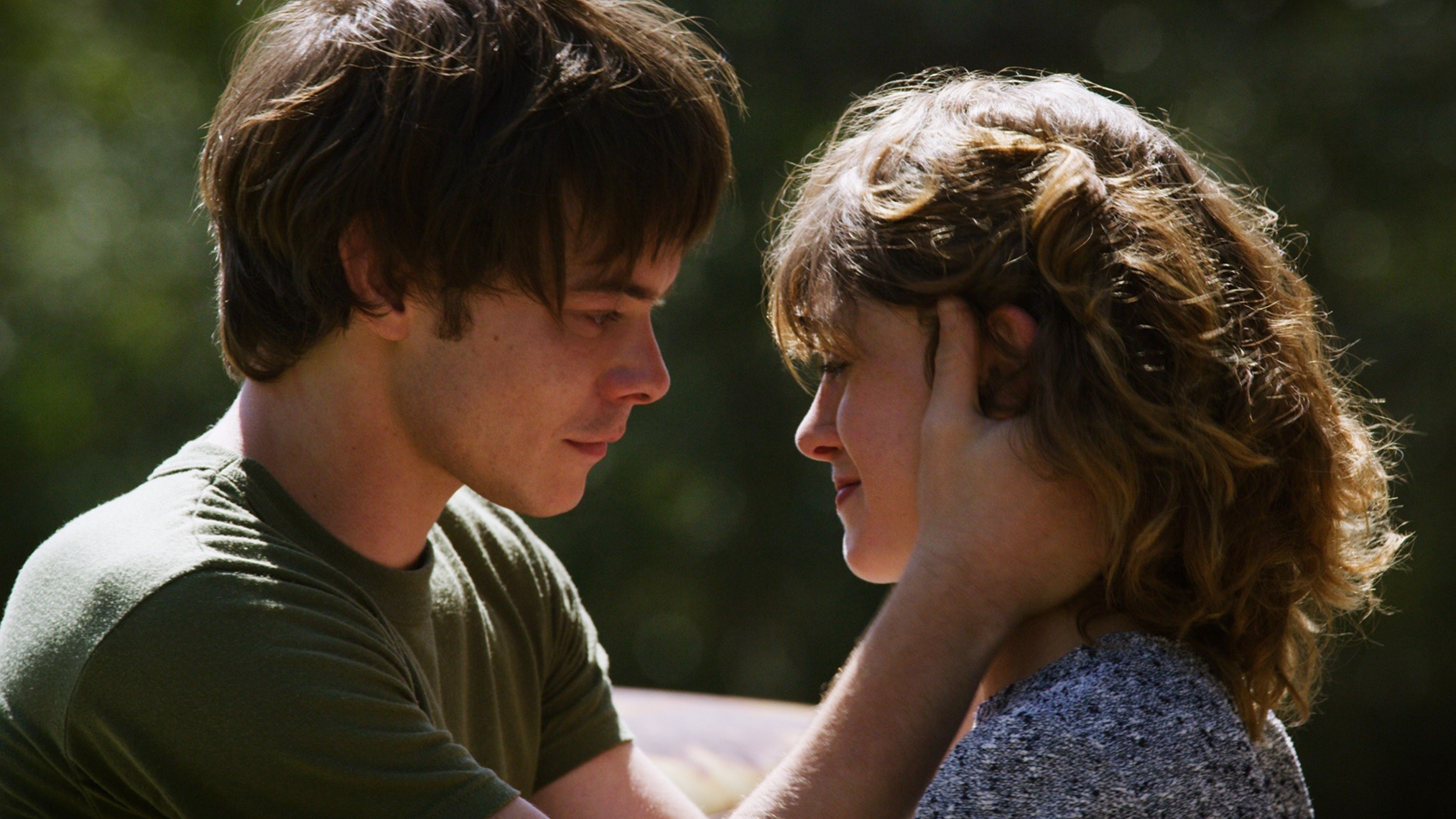Charlie Heaton and Natalia Dyer in 'Stranger Things'