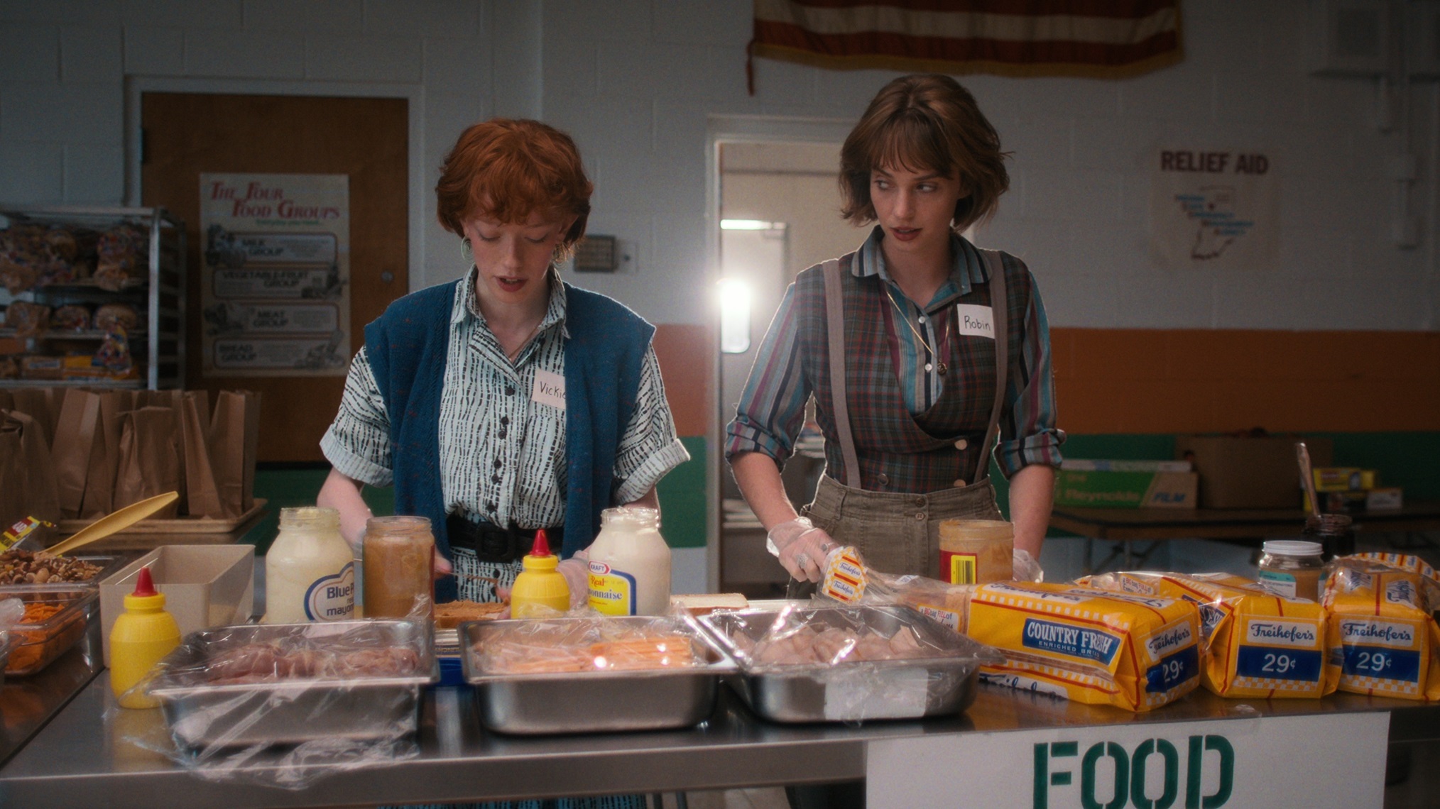 Amybeth McNulty and Maya Hawke in 'Stranger Things' Season 4