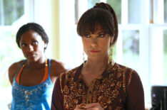 Rutina Wesley as Tara Thornton and Michelle Forbes as Maryann Forrester in 'True Blood'