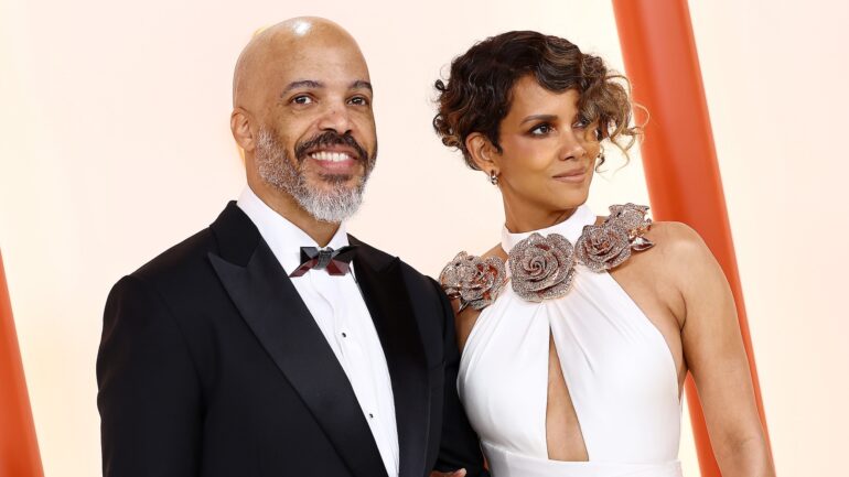 Van Hunt and Halle Berry at the 95th Annual Academy Awards.