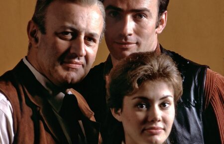 THE VIRGINIAN, (aka THE MEN FROM SHILOH), from left: Lee J. Cobb, Roberta Shore (front), James Drury, (1962), 1962-71.  