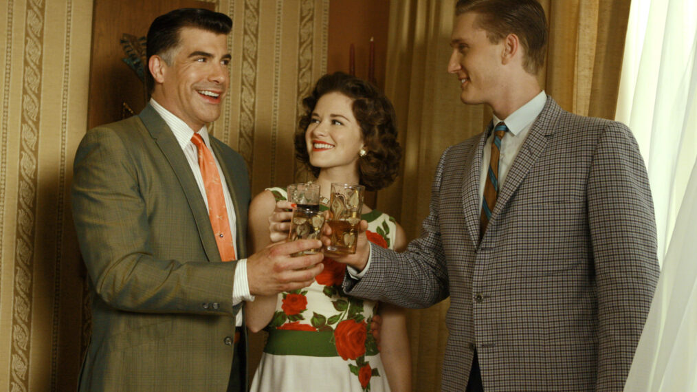 Bryan Batt, Sarah Drew, Aaron Staton in Mad Men - 'The Gold Violin' - Season 2