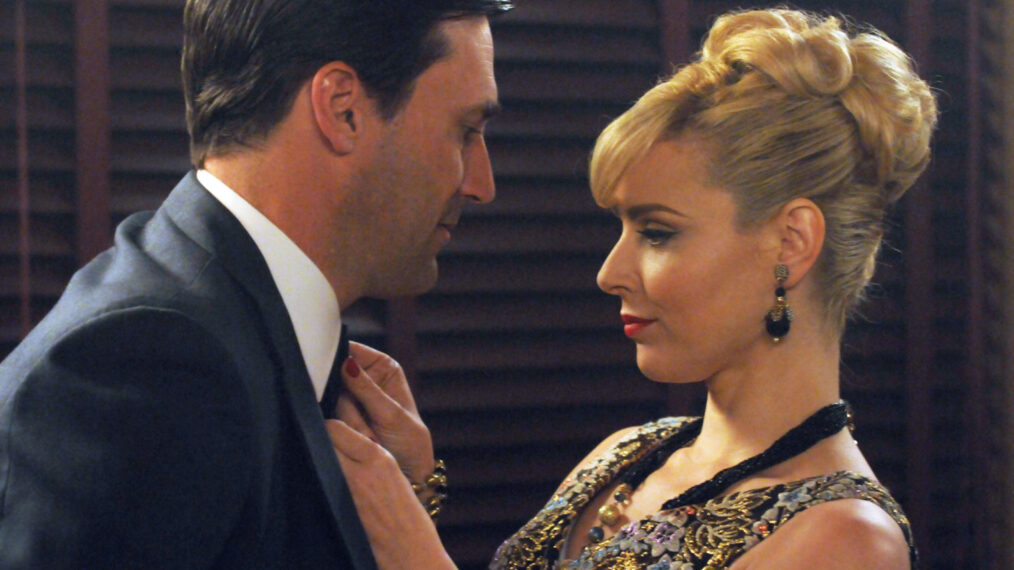 Jon Hamm, Cara Buono in Mad Men - 'Waldorf Stories' - Season 4