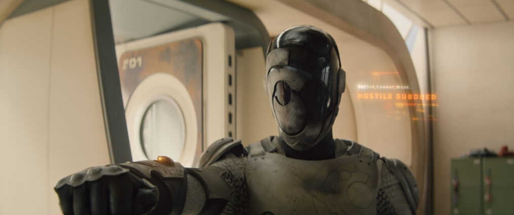 Alexanders Skarsgard in Murderbot