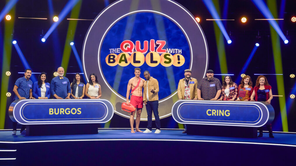 THE QUIZ WITH BALLS: Jay Pharoah with the lifeguard and contestants in the “Battle of the Brains” episode of THE QUIZ WITH BALLS airing Monday, July 14 (9:00-10:00 PM ET/PT) on FOX. © 2025 FOX Media LLC. CR: FOX.