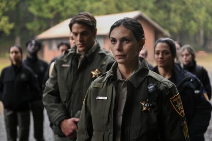  Pictured: Morena Baccarin as Sheriff Mickey Fox. Photo: Sergei Bachlakov/CBS ©2024 CBS Broadcasting, Inc. All Rights Reserved.