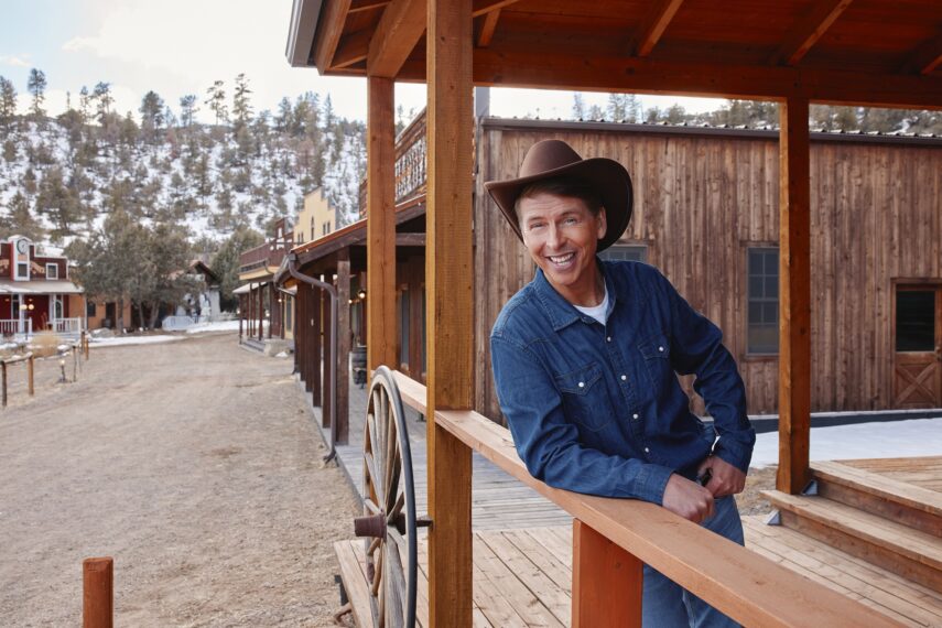 Jack McBrayer in Zillow Gone Wild - Season Two